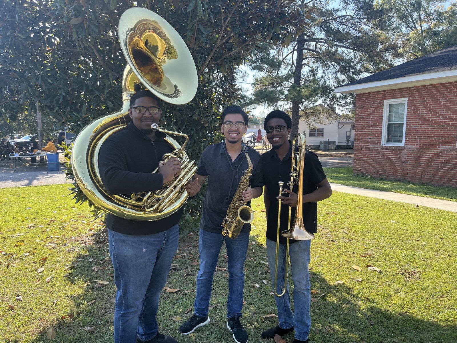 Lighthouse Band trio performance